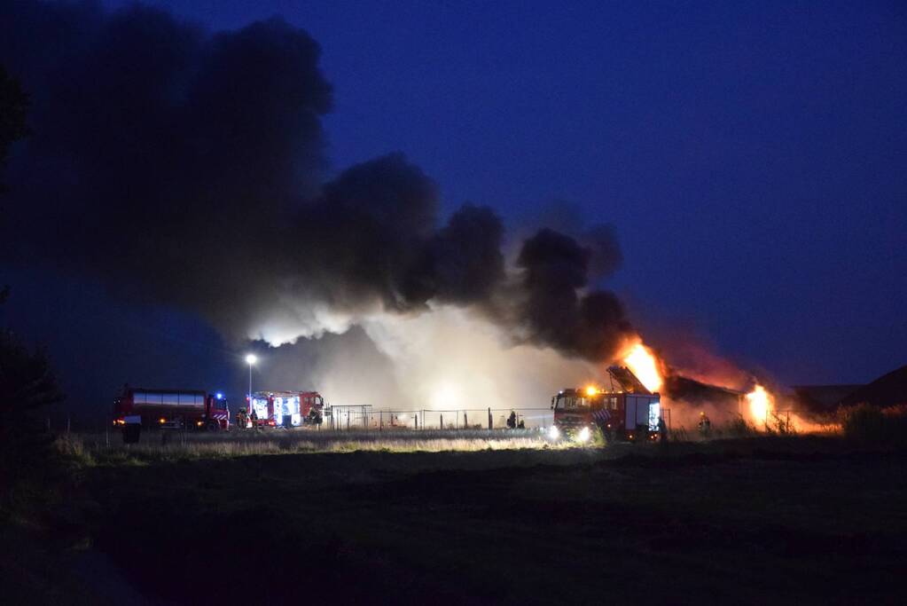Uitslaande brand in bouwkeet