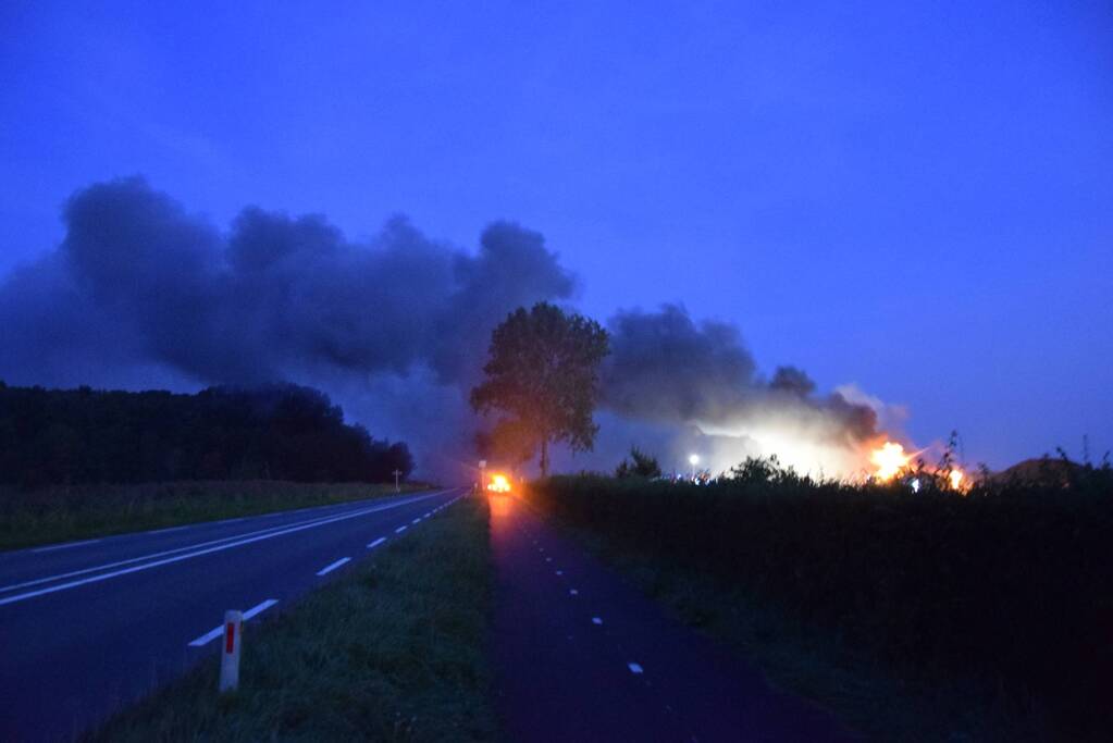 Uitslaande brand in bouwkeet