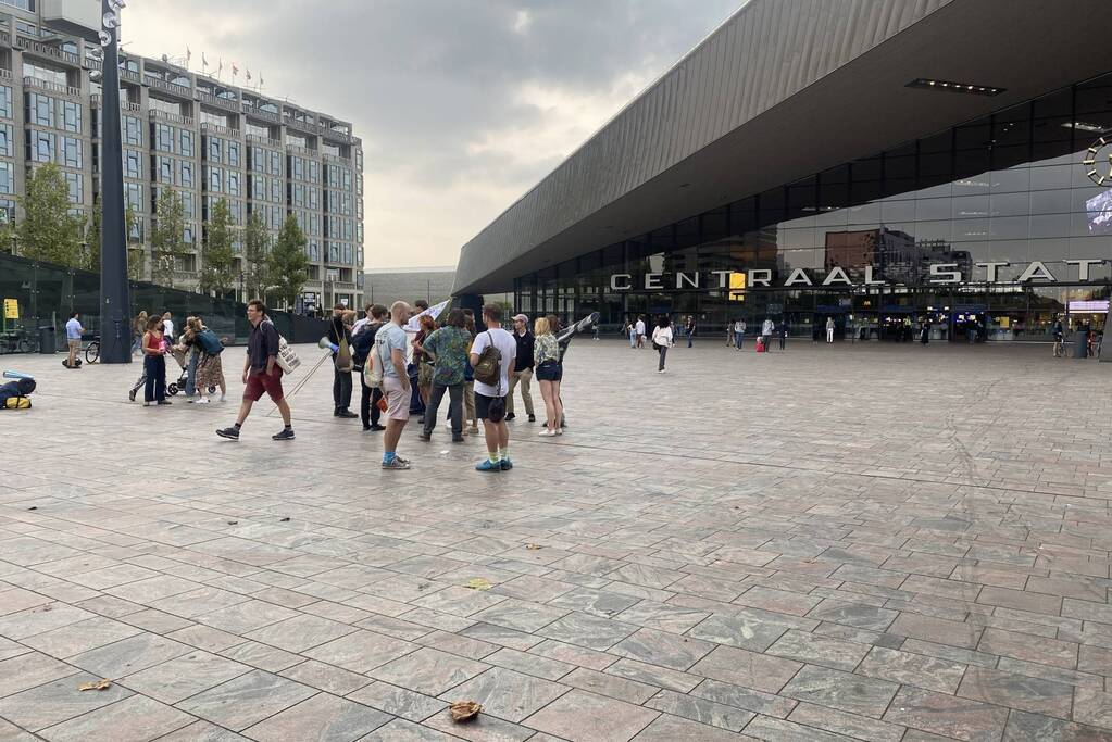 Demonstratie extinction rebellion voor Rotterdam centraal