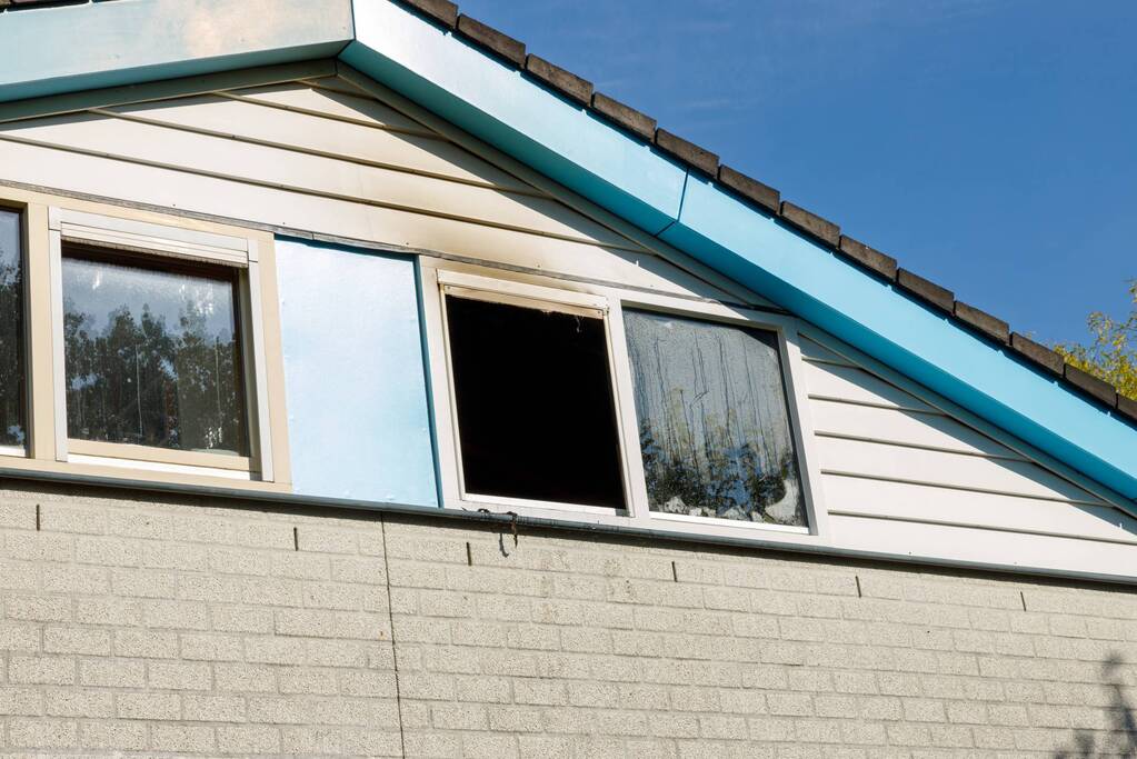 Veel rook bij slaapkamerbrand