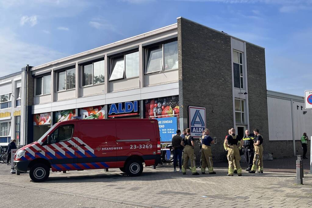 EOD onderzoekt mogelijke explosieve stoffen in bovenwoning