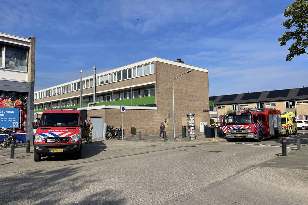 EOD onderzoekt mogelijke explosieve stoffen in bovenwoning