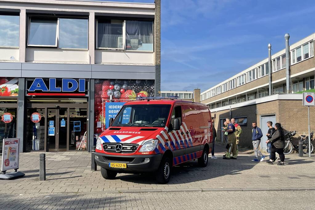 EOD onderzoekt mogelijke explosieve stoffen in bovenwoning