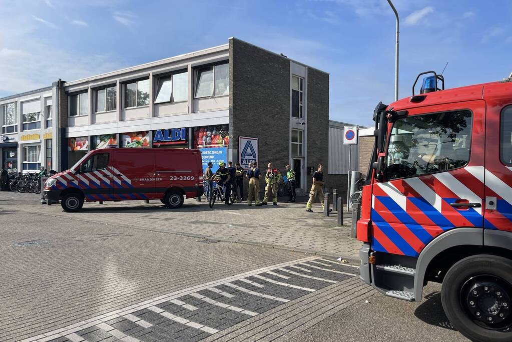 EOD onderzoekt mogelijke explosieve stoffen in bovenwoning