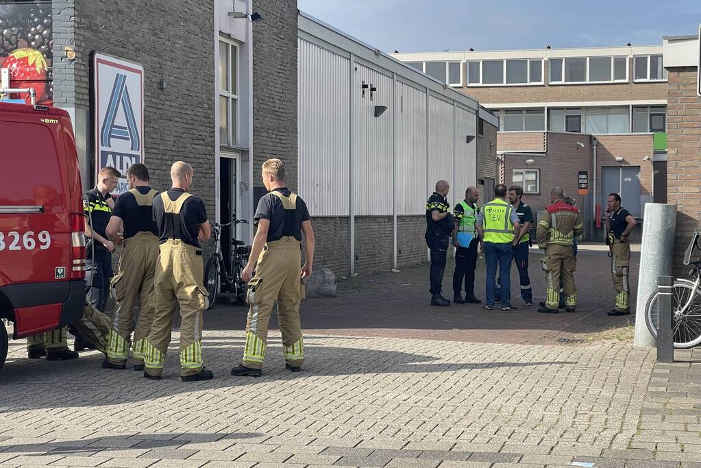 EOD onderzoekt mogelijke explosieve stoffen in bovenwoning