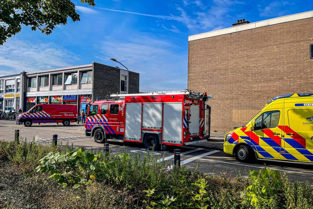 EOD onderzoekt mogelijke explosieve stoffen in bovenwoning