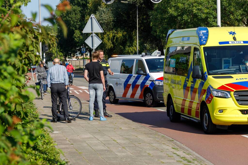 Voetgangster gewond bij botsing met fietser