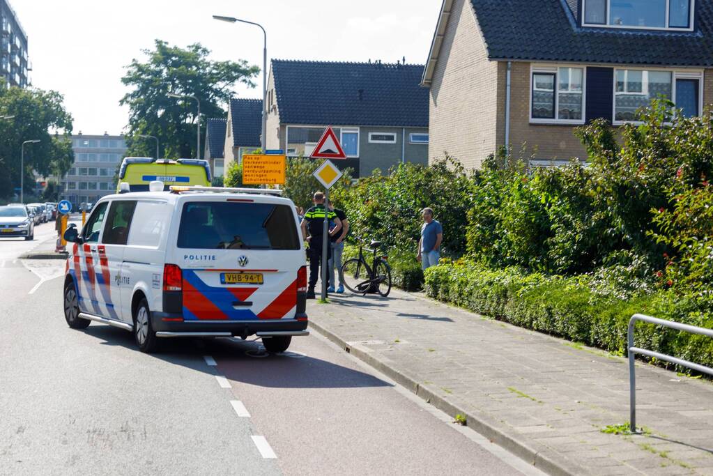 Voetgangster gewond bij botsing met fietser