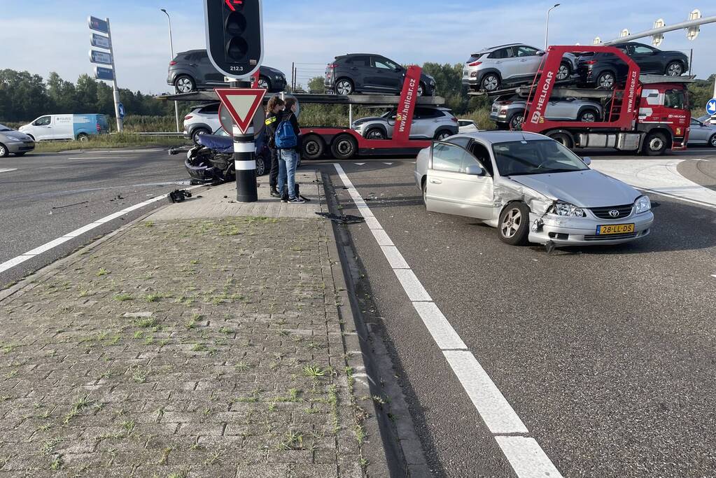 Flinke schade bij botsing op kruising