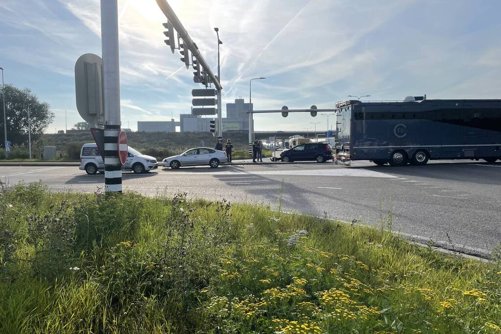 Flinke schade bij botsing op kruising