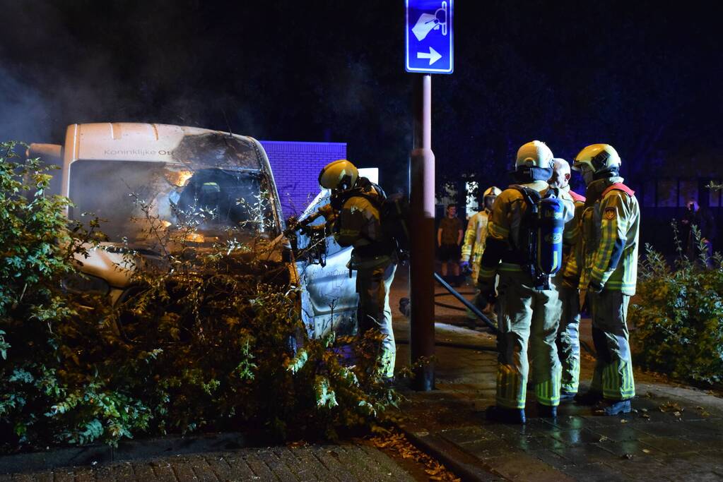 Bestelbus total-loss na brand