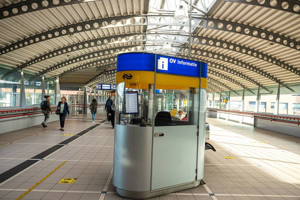 Servicemedewerkers NS leggen werk neer