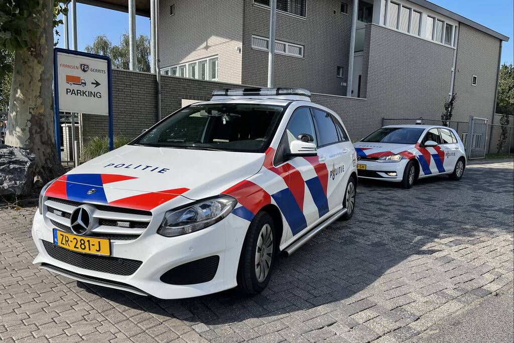 Brand in bedrijfspand snel onder controle