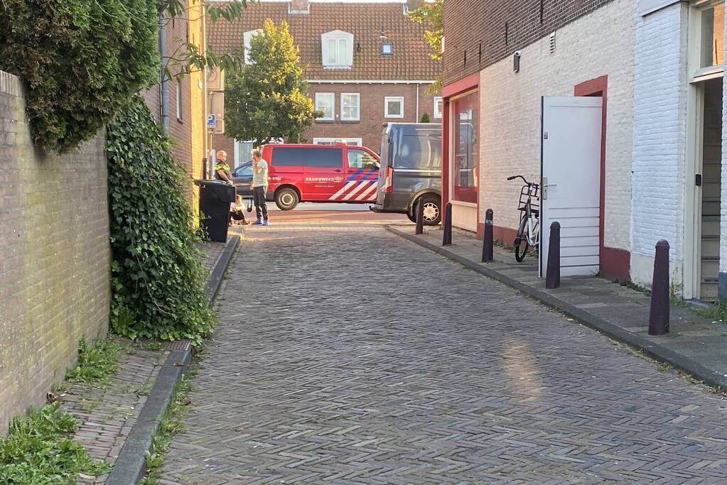 Politie treft hennepkwekerij aan in woning