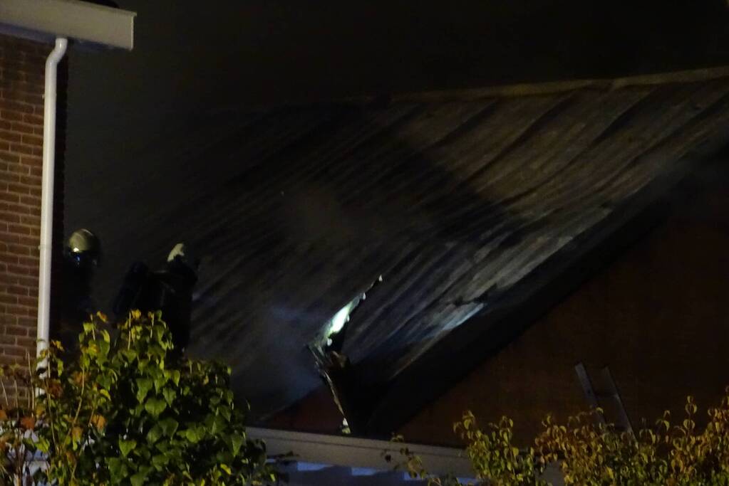 Forse uitslaande brand verwoest schuur