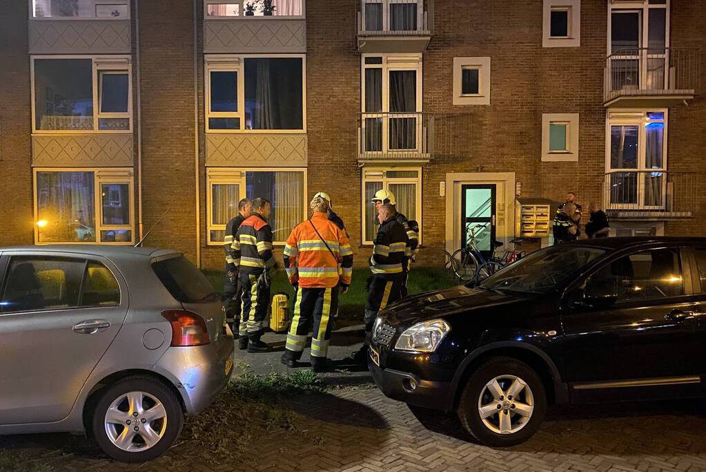 Hulpdiensten forceren deur bij stankoverlast