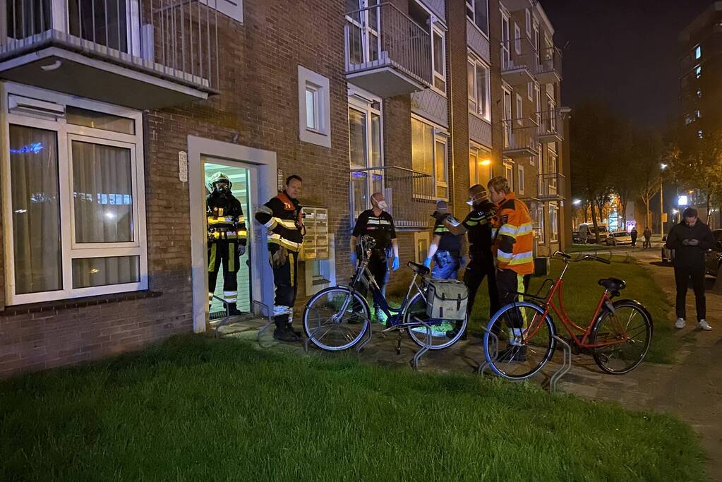 Hulpdiensten forceren deur bij stankoverlast