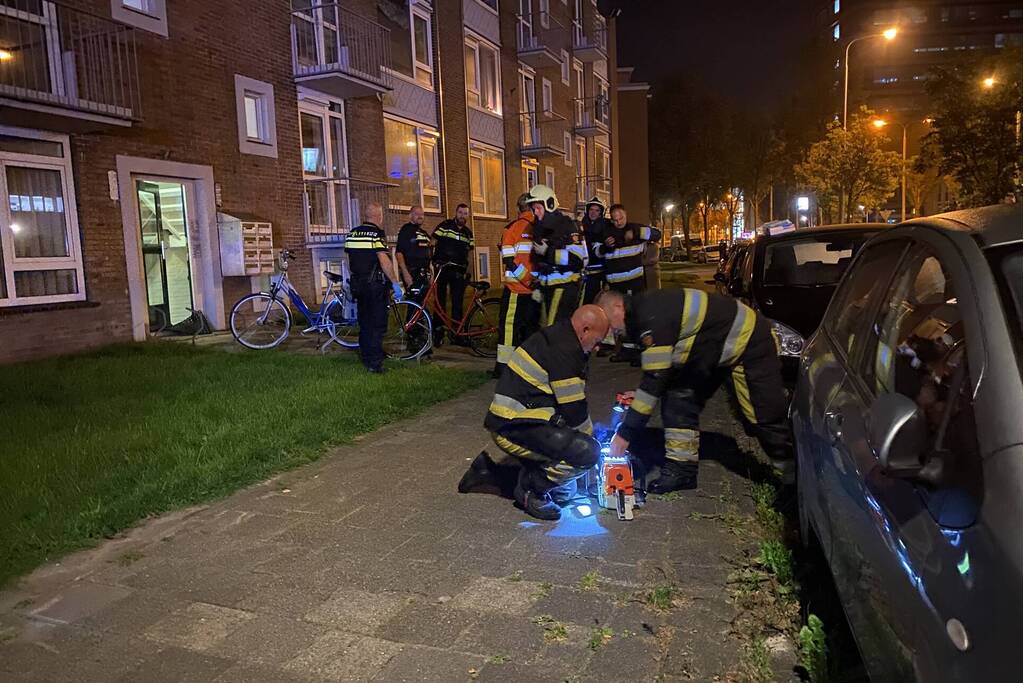 Hulpdiensten forceren deur bij stankoverlast