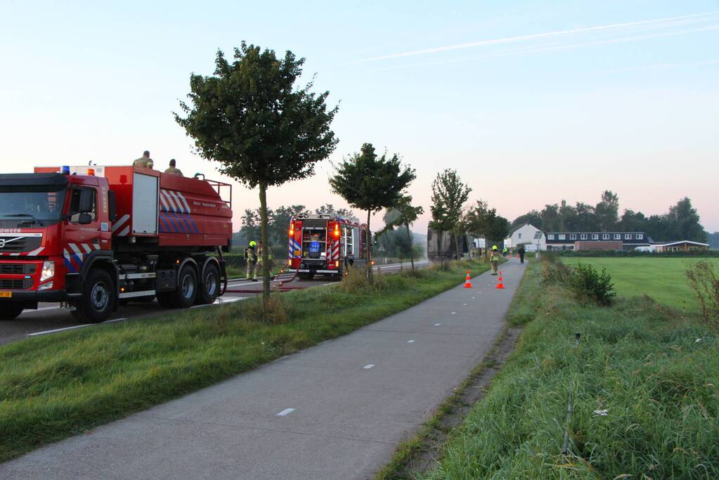 Oplegger volledig uitgebrand