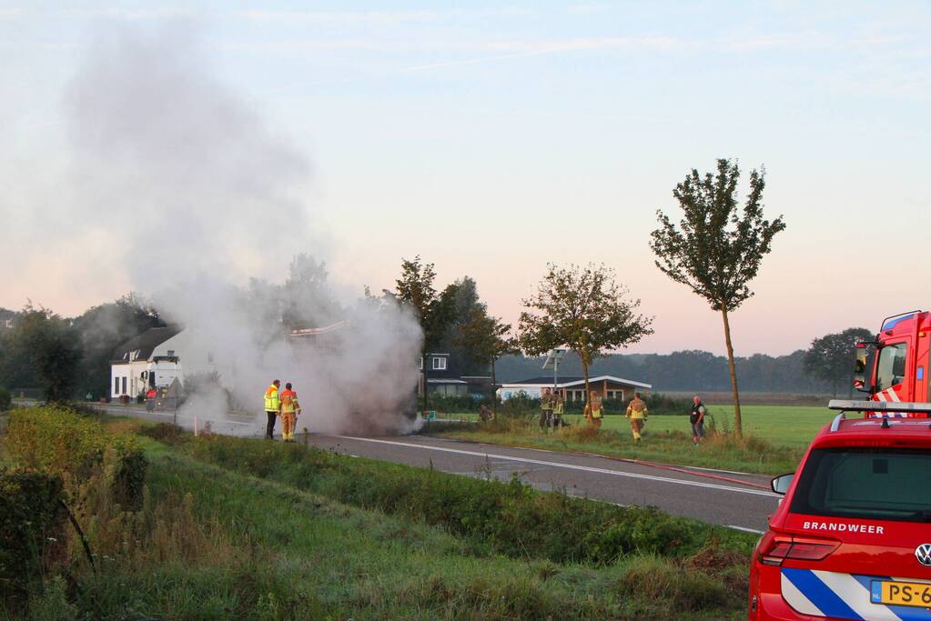 Oplegger volledig uitgebrand