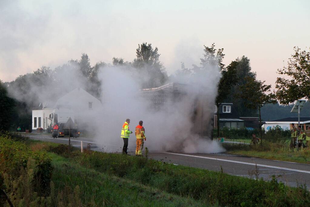 Oplegger volledig uitgebrand