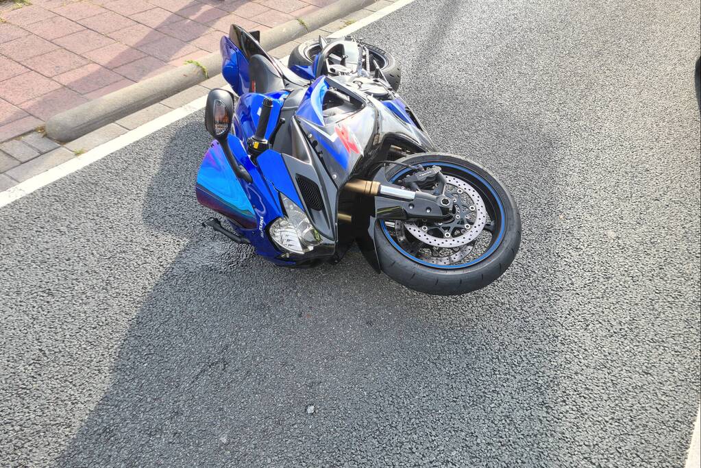 Motorrijder en fietser gewond bij ongeval