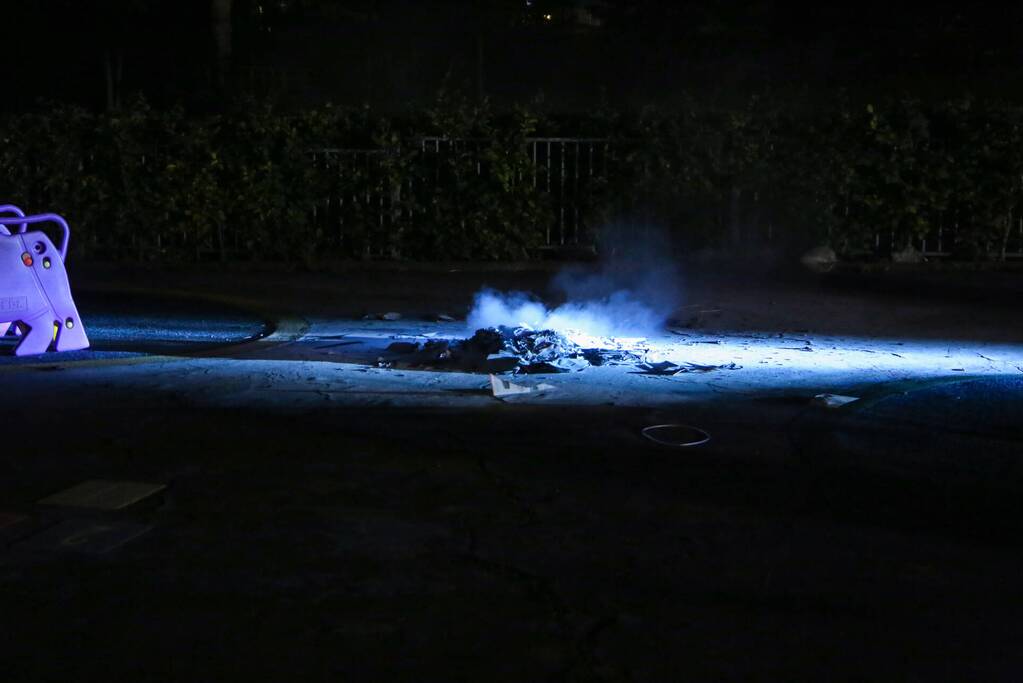 Folders in brand op speeltuin