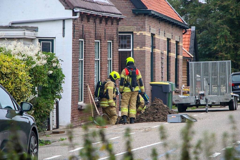 Gasleiding geraakt bij graafwerkzaamheden