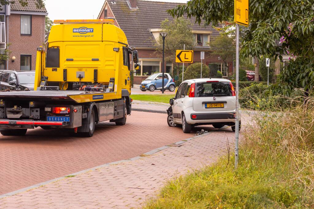 Twee ongelukken tegelijkertijd bij winkelcentrum
