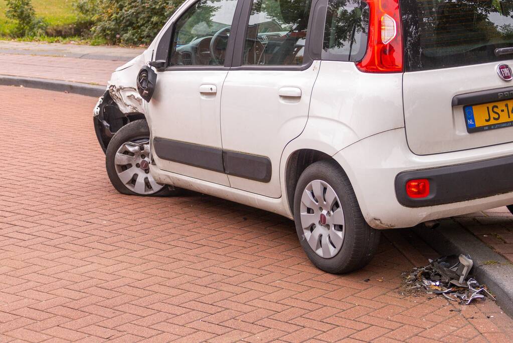 Twee ongelukken tegelijkertijd bij winkelcentrum