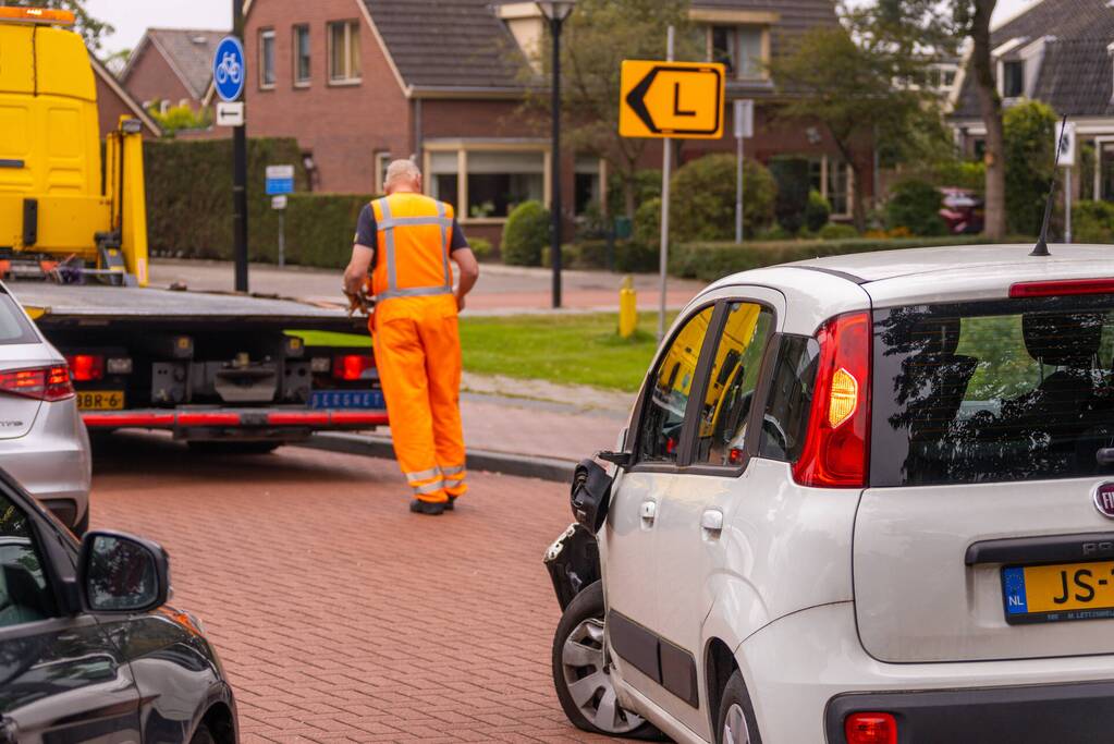 Twee ongelukken tegelijkertijd bij winkelcentrum