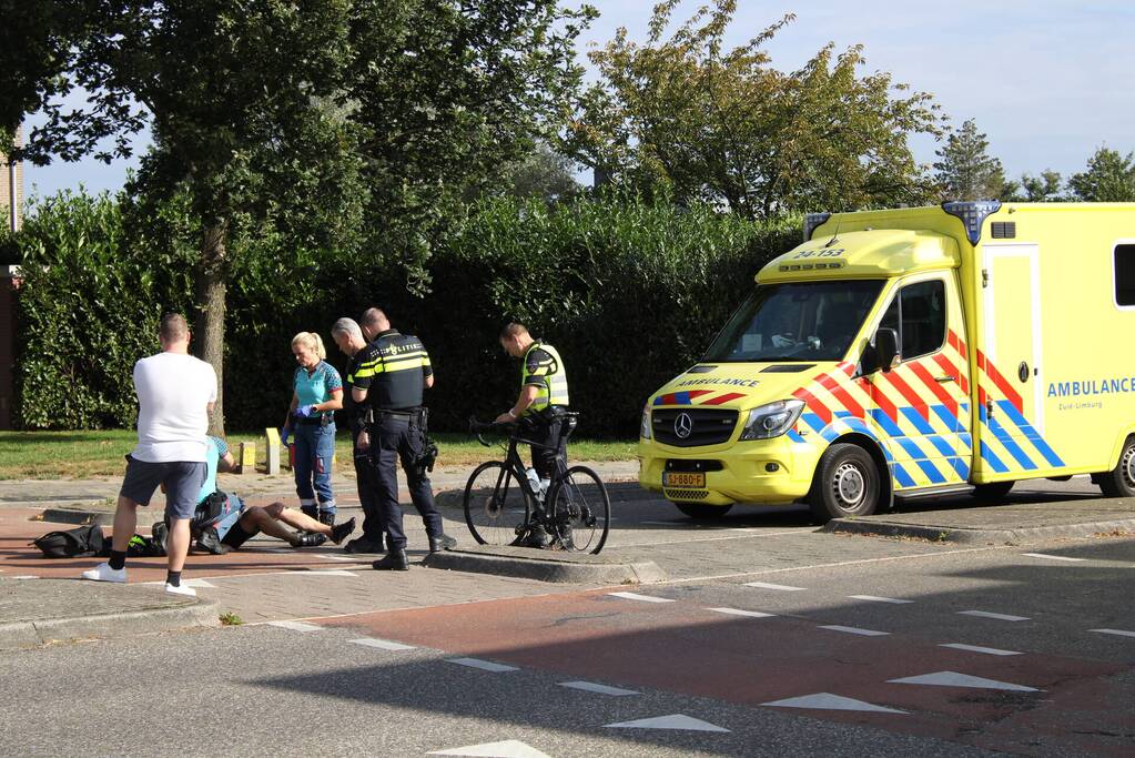 Racefietser gewond bij botsing met auto