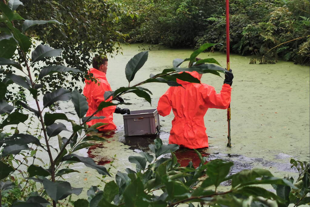 Brandweer haalt gestolen tas uit water