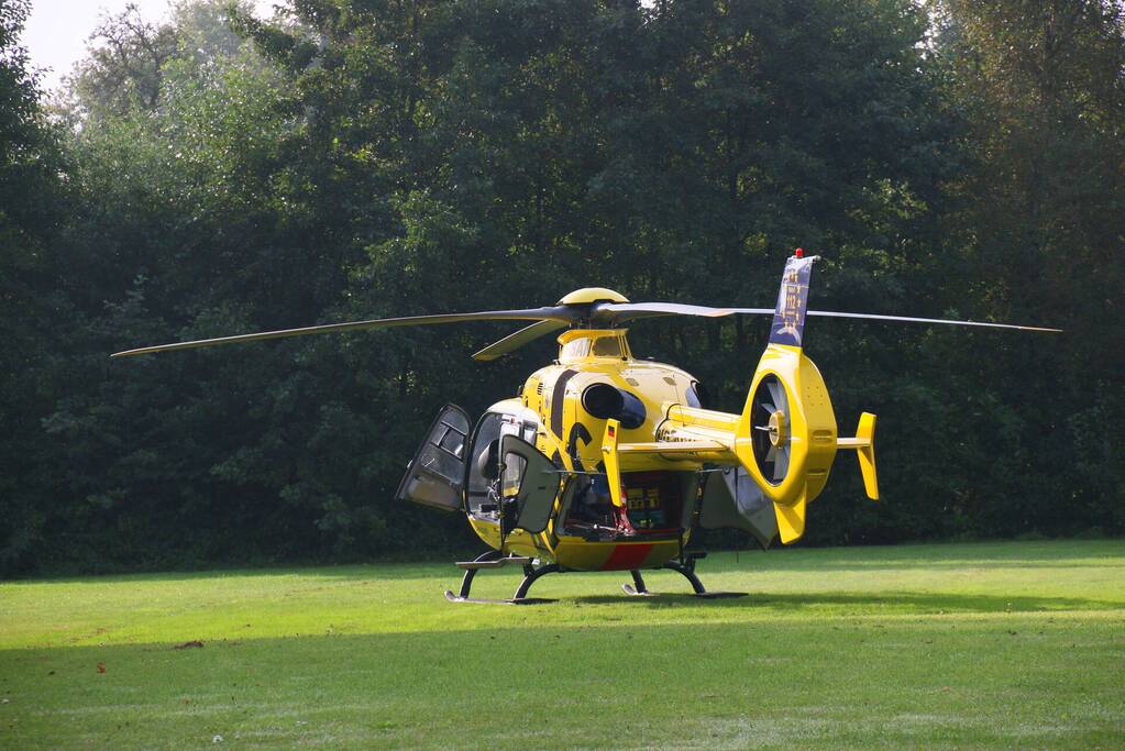 Persoon valt van dak van leegstaande RK basisschool Dr Ariëns