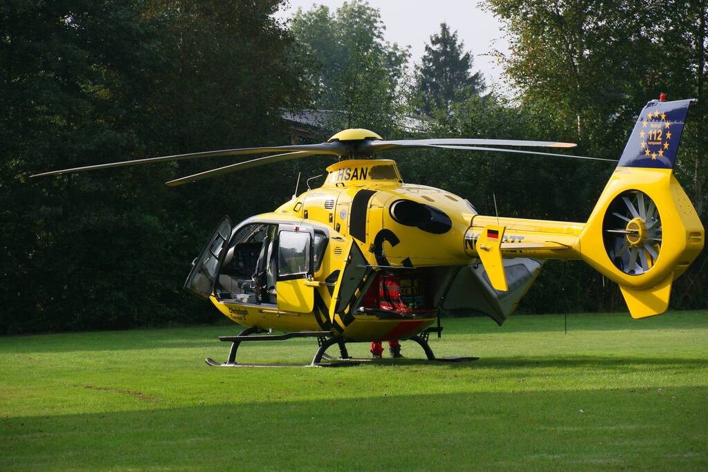 Persoon valt van dak van leegstaande RK basisschool Dr Ariëns