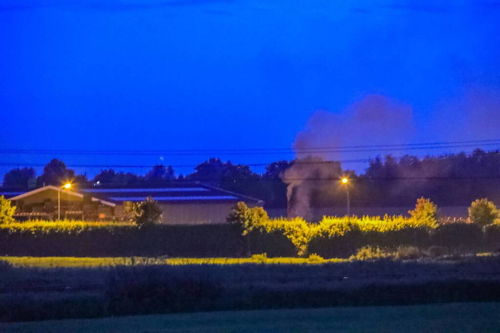Veel rook bij brand in weiland