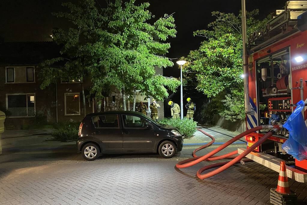 Grote brand in meerdere achtertuinen