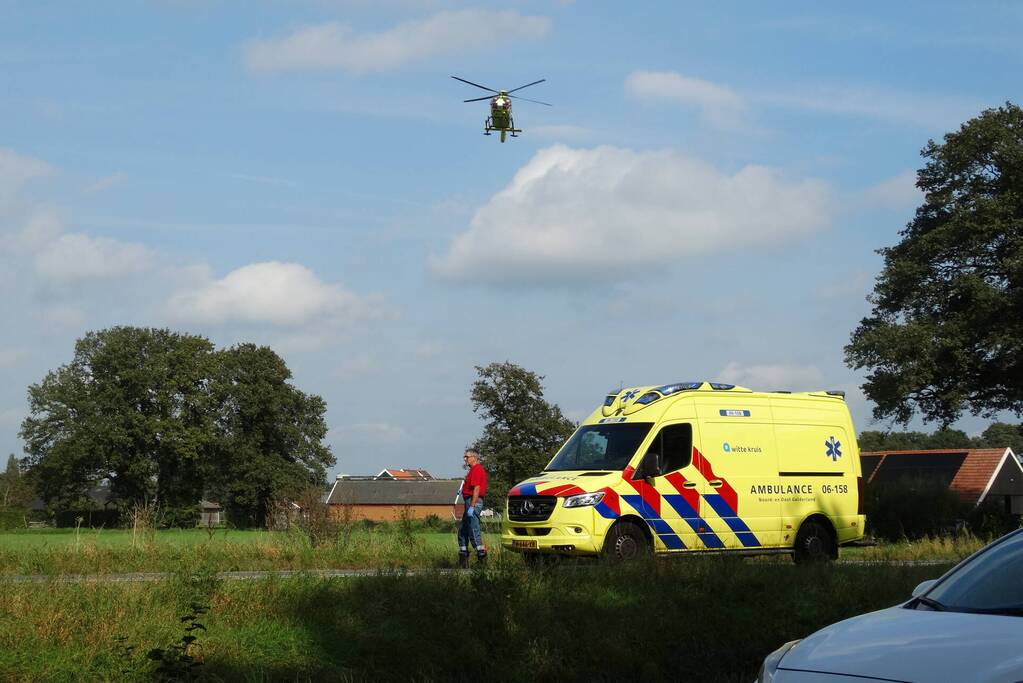 Fietser ernstig gewond door ongeval met personenauto