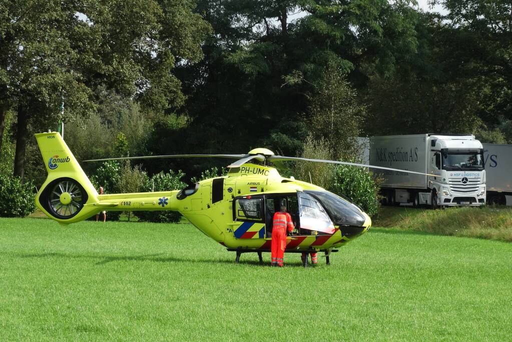 Fietser ernstig gewond door ongeval met personenauto