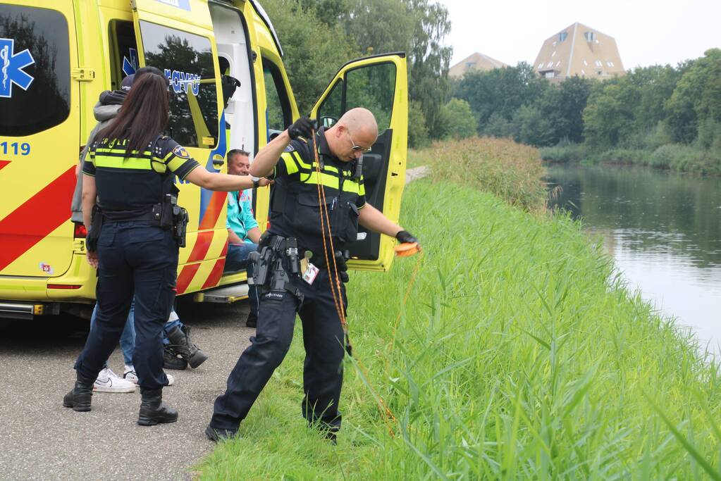 Bestuurder belandt met scootmobiel in het water