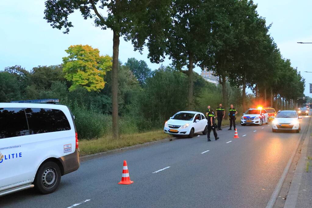 Persoon gewond door steekpartij in personenauto