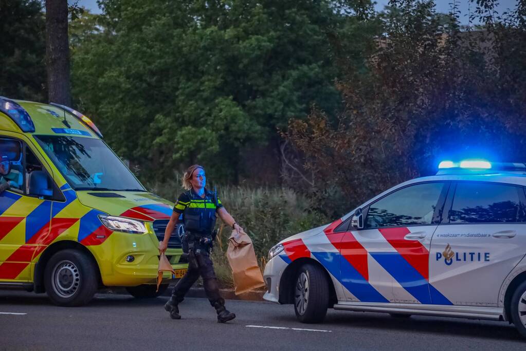 Persoon gewond door steekpartij in personenauto