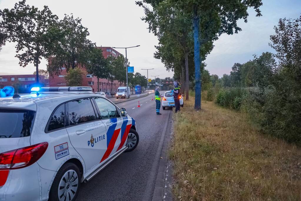 Persoon gewond door steekpartij in personenauto