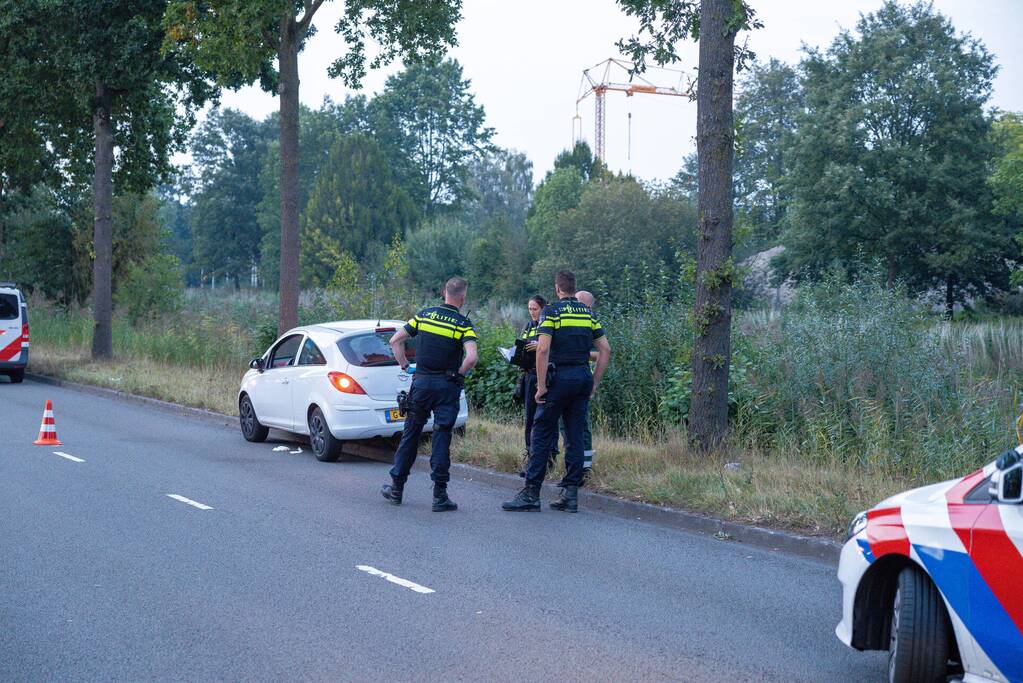 Persoon gewond door steekpartij in personenauto