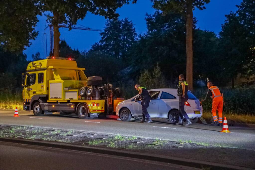 Persoon gewond door steekpartij in personenauto