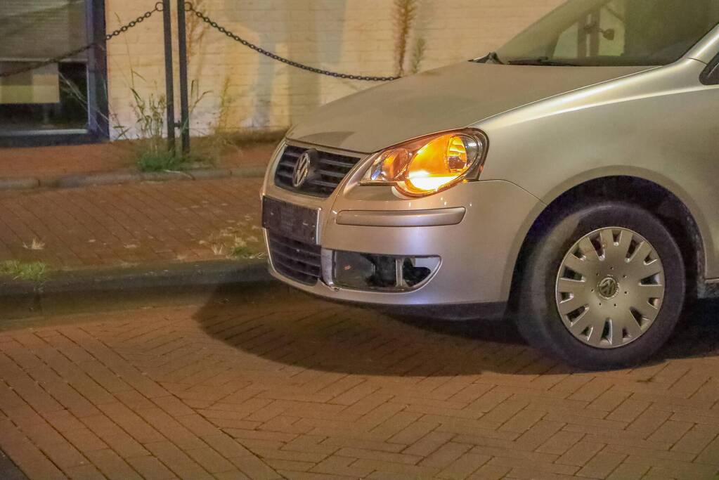 Botsing tussen personenauto en scooterrijder