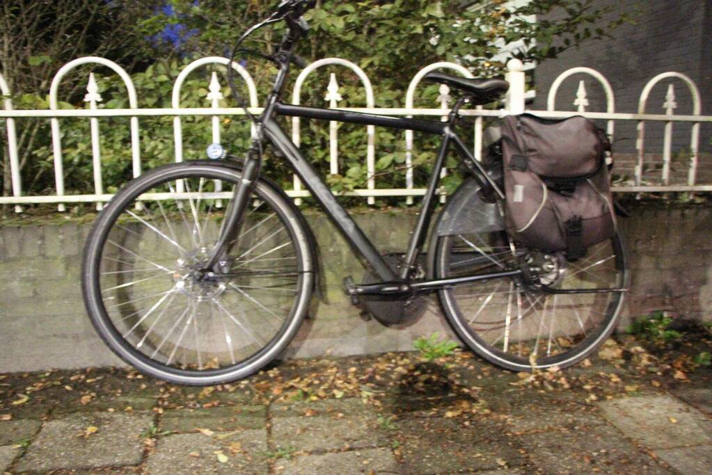 Persoon gewond na harde val met fiets