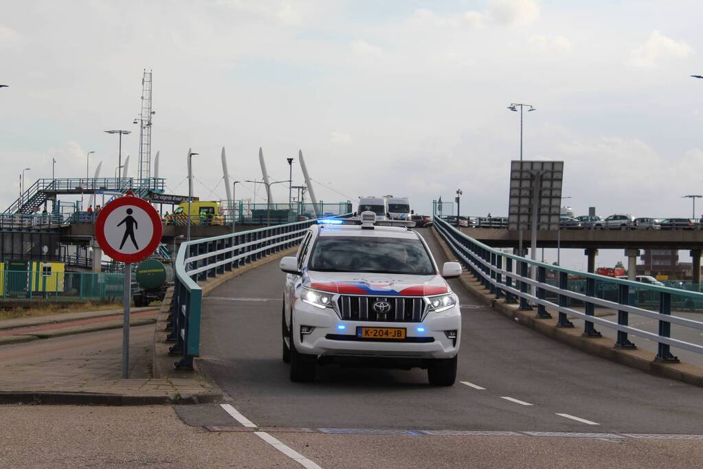 Traumahelikopter landt voor incident bij TESO veerhaven