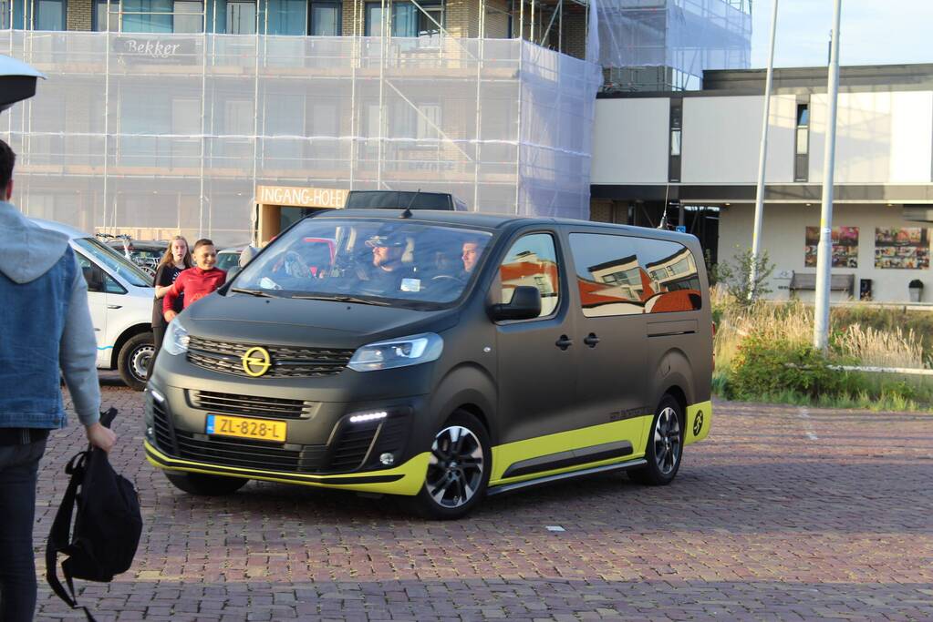 Traumahelikopter landt voor incident bij TESO veerhaven