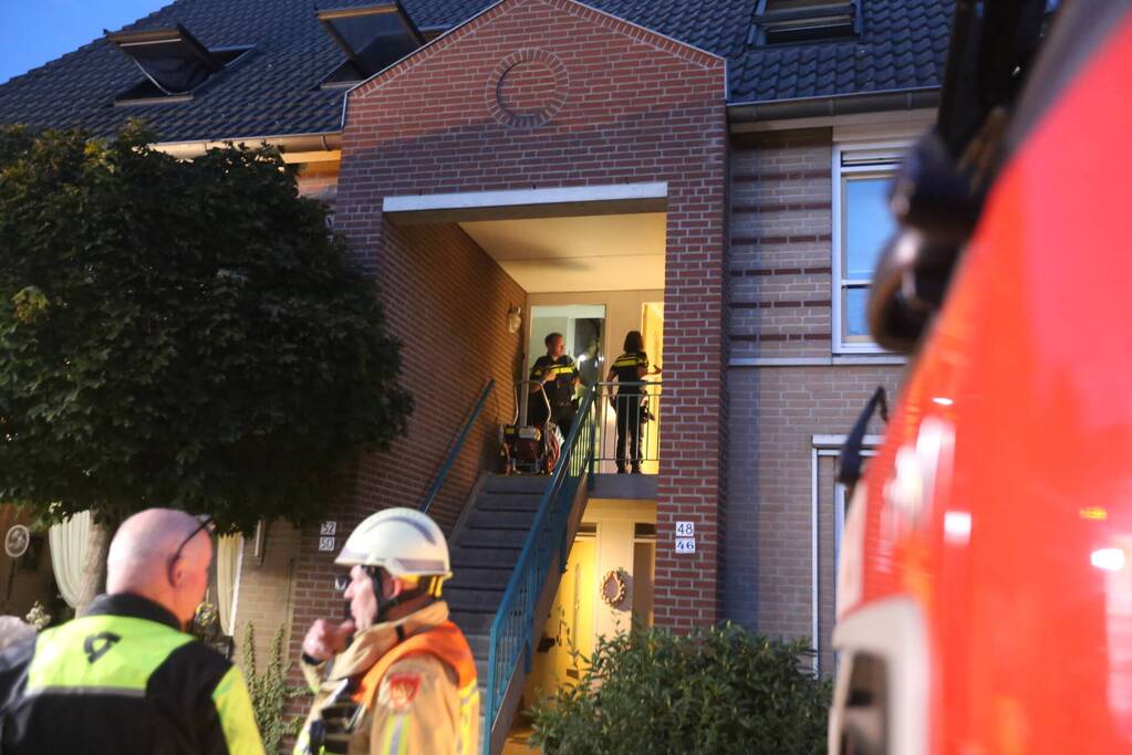 Veel rook bij brand in portiekwoning
